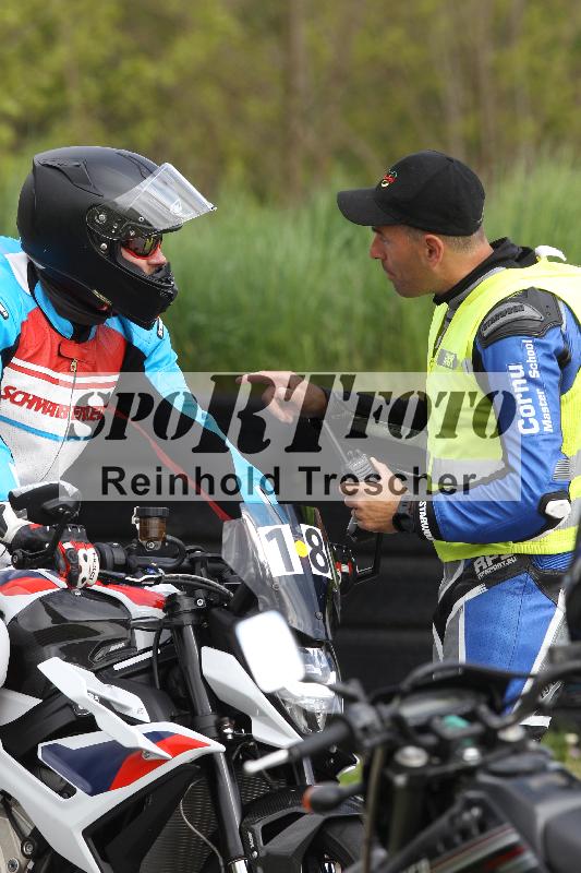 /Archiv-2025/10 23.04.2025 Cornu Master School ADR/rot-rouge/18